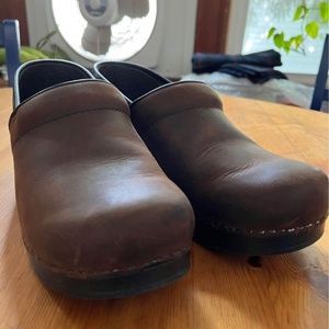 Dansko size 39 narrow